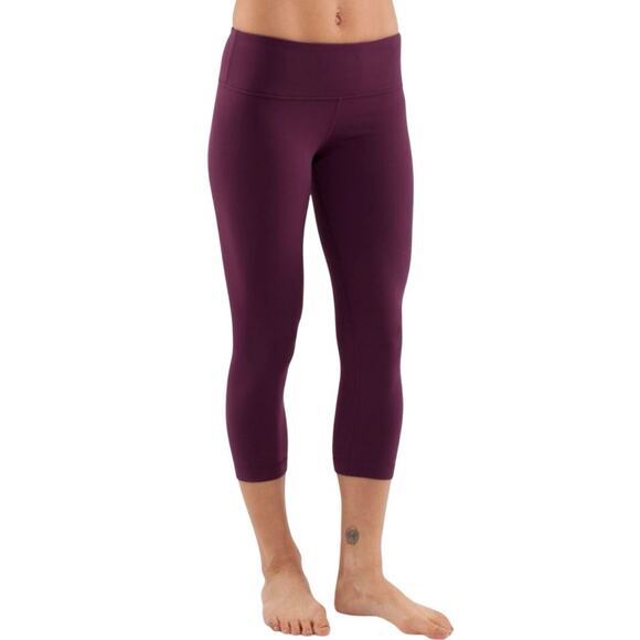 Lululemon Women 4 Wunder Under Crop Leggings Style Color Plum, Solid Purple - Picture 5 of 13